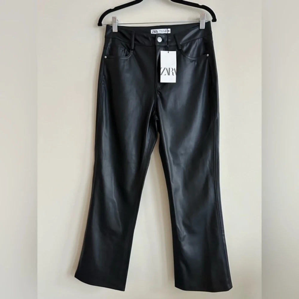 BLOGGERS FAVORITE NWT Zara Faux Leather Mini Flared Pants - Picture 12 of 15